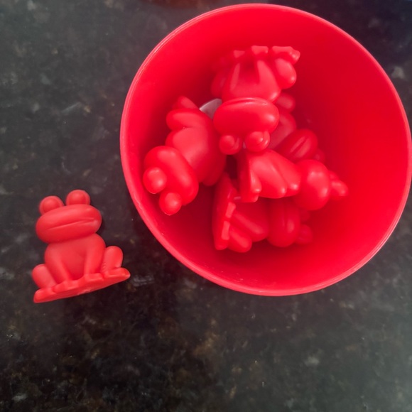 Colorful Animal Sorting Cups - Picture 9 of 9